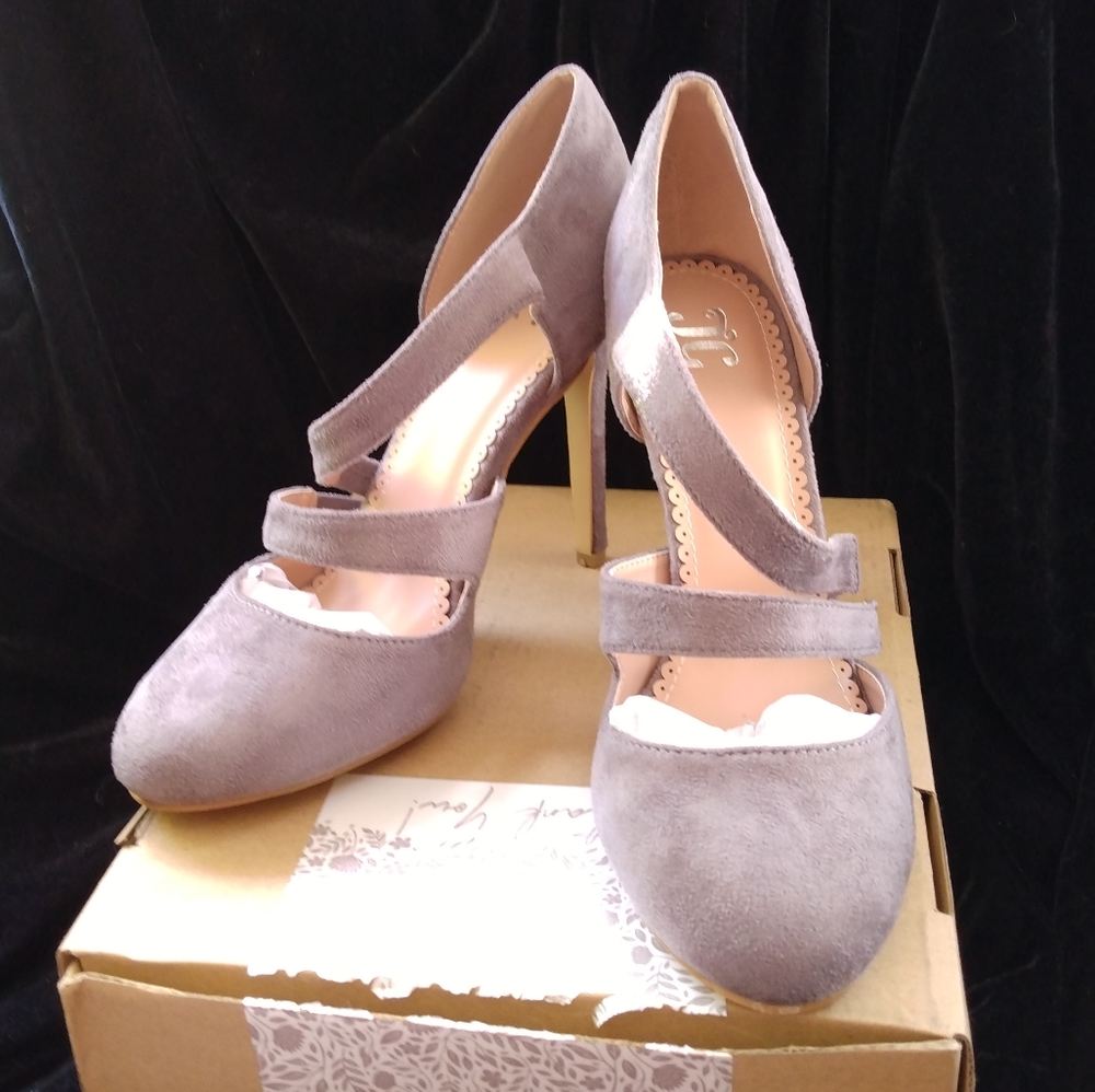 Journee Collection Zeera Grey strappy heels 8.5 NIB vegan